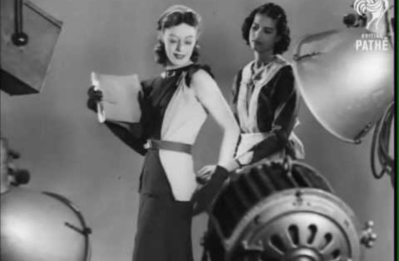 VIDEO kadras: Kaip dizaineriai įsivaizdavo madą prieš 75 metus?