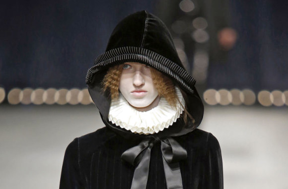 „Veronique Branquinho“ 2016 m. rudens-žiemos kolekcijos modelis