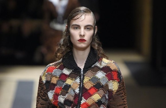 „Prada“ 2016 m. rudens-žiemos kolekcijos modelis