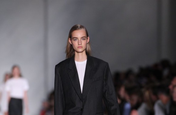 DKNY 2016 m. pavasario-vasaros kolekcijos pristatymo momentas