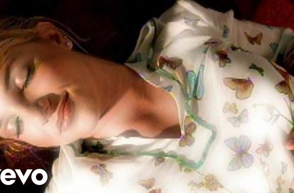 britney-spears-born-to-make-you-happy