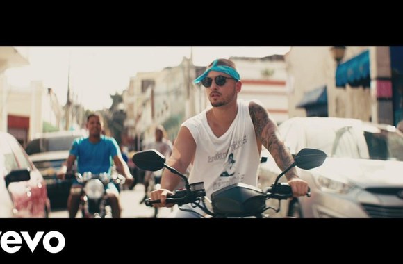 maluma-sin-contrato-official-video