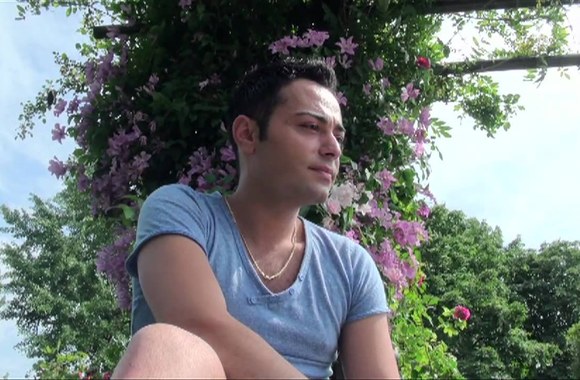 VIDEO kadras: Rashad pakeitė akių spalvą iš rudos į mėlyną