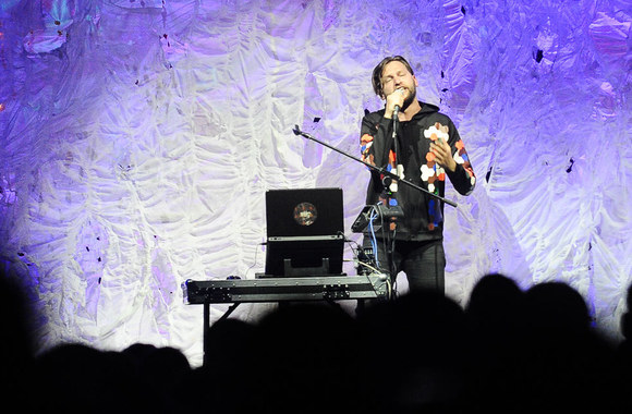 „Golden Parazyth“ koncerto akimirka