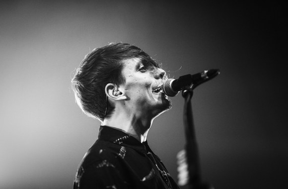 „Colours of Bubbles“ sugrojo pirmąjį turo „9 mm“ koncertą / R. Šeškaičio nuotr.