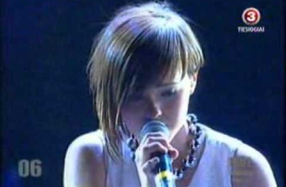 VIDEO kadras: Bjelle pasirodymas „Lietuvos talentuose“