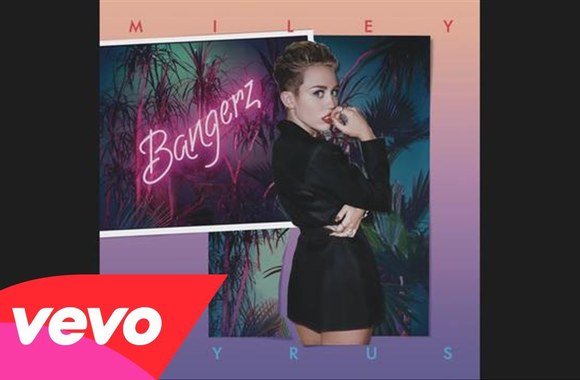 VIDEO kadras: Miley Cyrus – „Wrecking Ball“