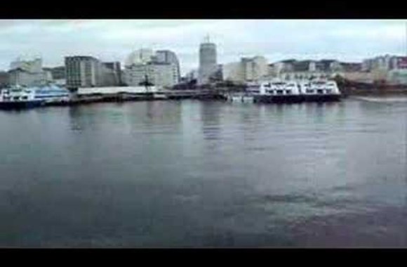 VIDEO kadras: „Touch and Go“ – „Life‘s a beach“