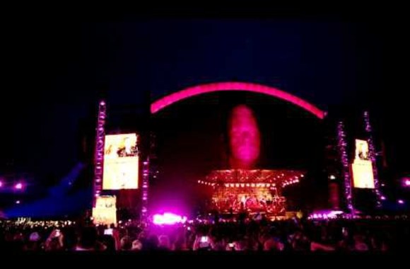 VIDEO kadras: Robbie Williams - lithuanian girl Jurgita / Eeverything Changes / Strong