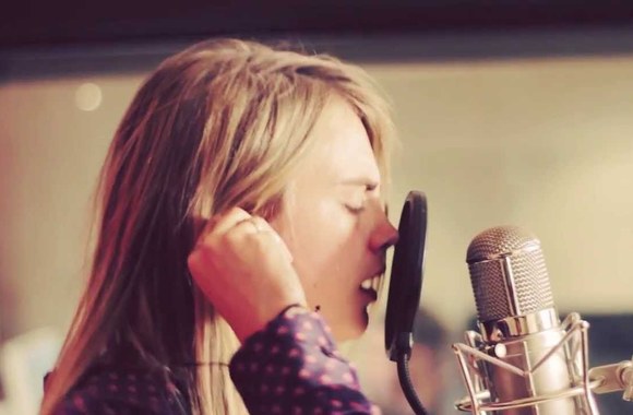 VIDEO kadras: Willas Heardas ir Cara Delevingne – „Sonnentanz (Sun Don\'t Shine)“