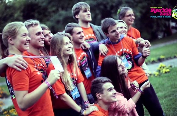 VIDEO kadras: Pasiruošimas festivaliui „Karklė Live Music Beach 2013“