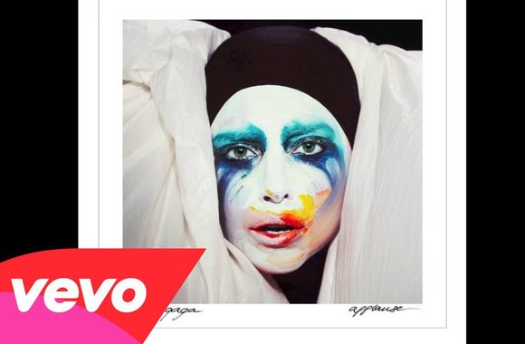 VIDEO kadras: Lady Gaga – „Applause“