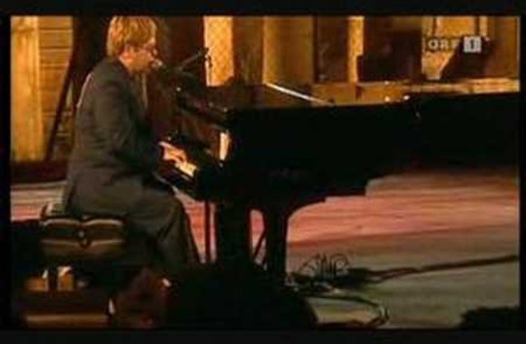 VIDEO kadras: Daina „Nikita“