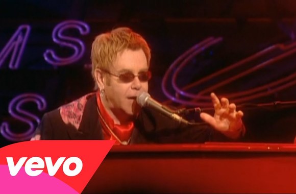 VIDEO kadras: Daina „Your Song“