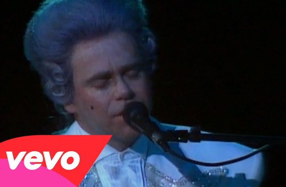 VIDEO kadras: Daina „Candle In The Wind“