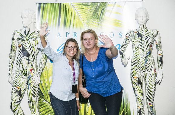 Greta Akcijonaitė (kairėje)