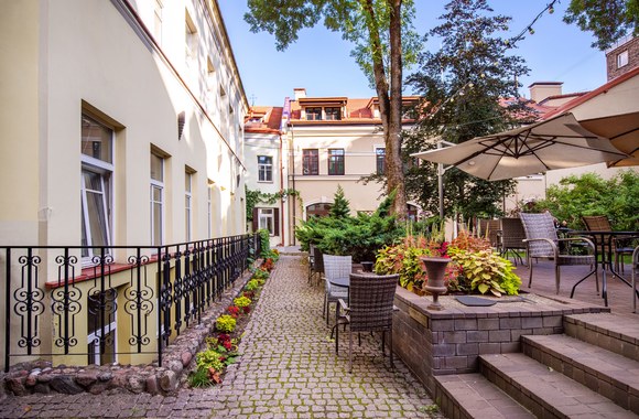 Autentiškas viešbučio „Grotthuss“ kiemelis