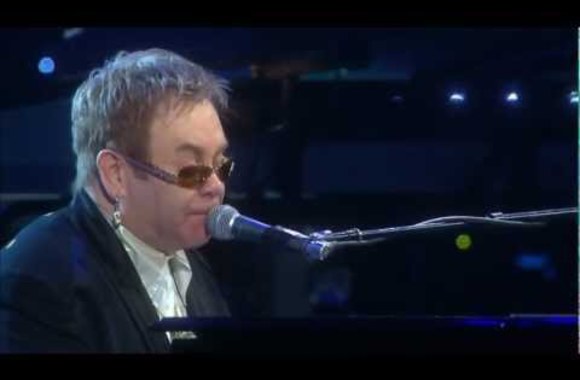 VIDEO kadras: Eltonas Johnas „Your Song“