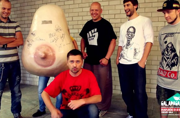 VIDEO kadras: „G&G Sindikato“ video kvietimas į „Galapagus“