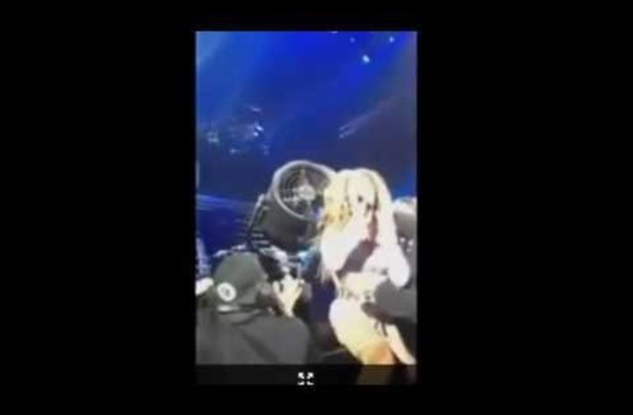 VIDEO kadras: Beyonce plaukus įtraukia ventiliatorius