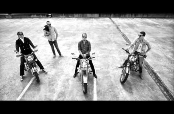 VIDEO kadras: „Biplan“ – „O mes prie jūros“