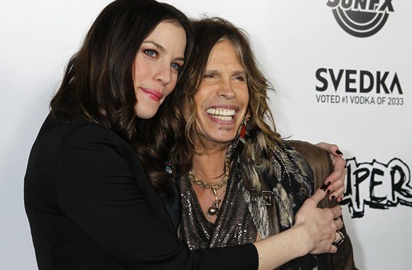 Aktorė Liv Tyler su tėčiu Stevenu Tyleriu