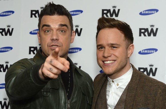 Robbie Williamsas (kairėje) ir Olly Mursas