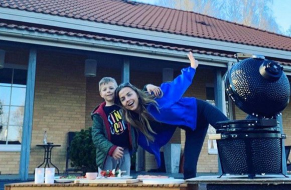 Vaida Skaisgirė su sūnumi Atu/Socialinių tinklų nuotr.