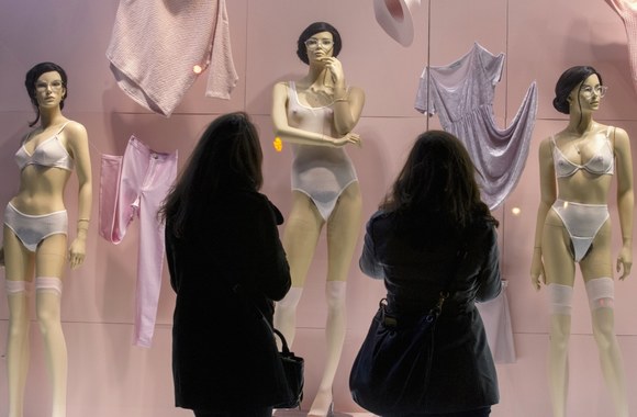 „American Apparel“ vitrina