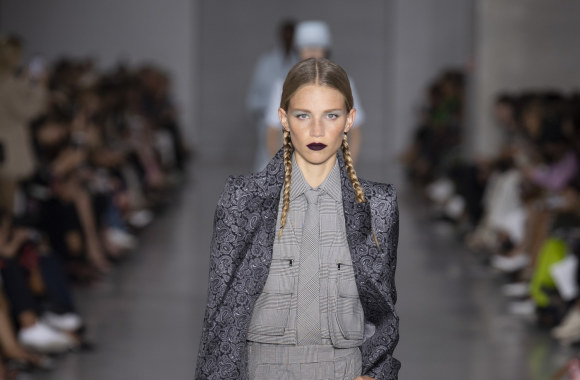 „Max Mara“ mados namų pavasario-vasaros kolekcija/Organizatorių nuotr.