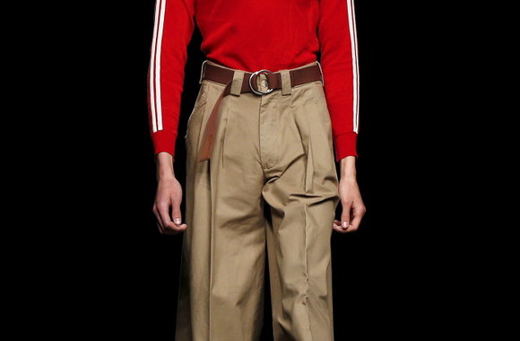 „Topman“ 2016 m. pavasario-vasaros kolekcijos modelis 