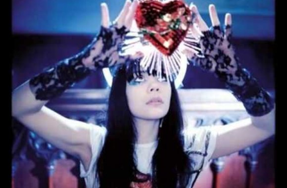 VIDEO kadras: „Bat For Lashes“ – „Strangelove“