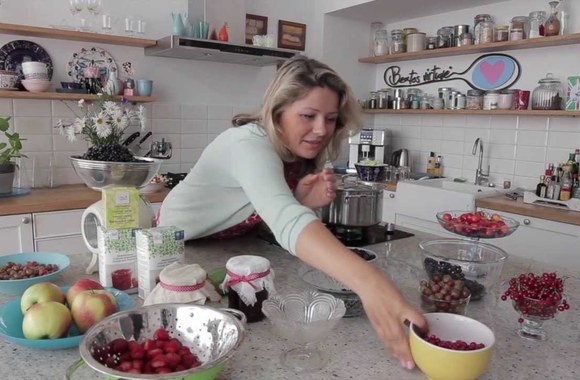 VIDEO kadras: Uogienės „Asorti“ gaminimas