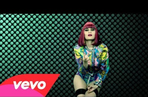 VIDEO kadras: Jessie J – „Domino“