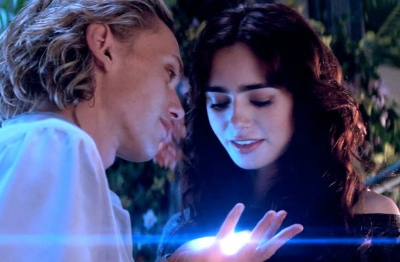 VIDEO kadras: Filmo „Mirties įrankiai: Kaulų miestas“ anonsas