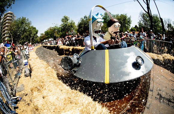 „Red Bull muilinių lenktynės“ 