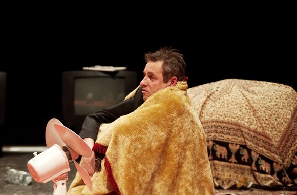 Spektaklio „Shopping and Fucking“ akimirka