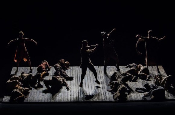 Spektaklis „Devynbėdžiai“