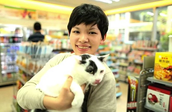 VIDEO kadras: „Let\'s Cafe“ kava su portretu