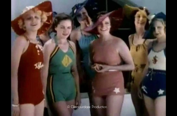 VIDEO kadras: 1930-ųjų metų maudymosi kostiumėlių mados