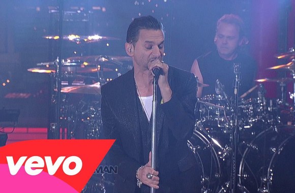 VIDEO kadras: Davido Lettermano TV šou studijoje „Depeche Mode“ atlikta daina „Angel“