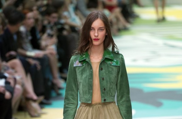 Burberry Prorsum 2015 m. pavasario-vasaros kolekcijos modelis