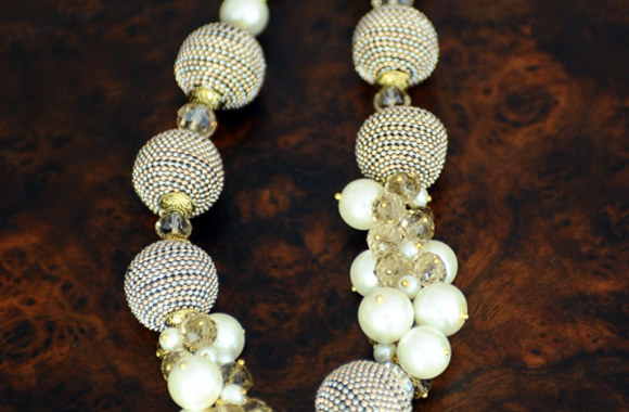 Simonos Brazdžionytės papuošalai