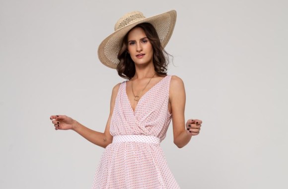 Dizainerės Agnės Deveikytės vasaros suknelių kolekcija/Organizatorių nuotr.