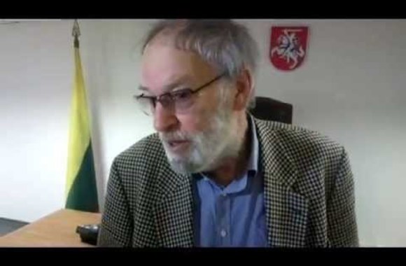 VIDEO kadras: Regimanto Adomaičio komentarai teisme dėl avarijos