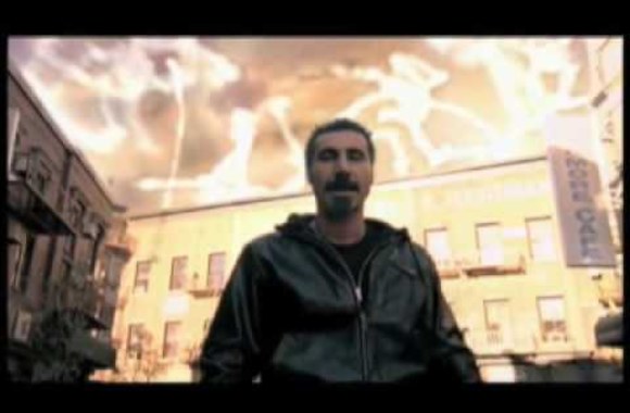 VIDEO kadras: Serj asTankianas „ Sky Is Over“