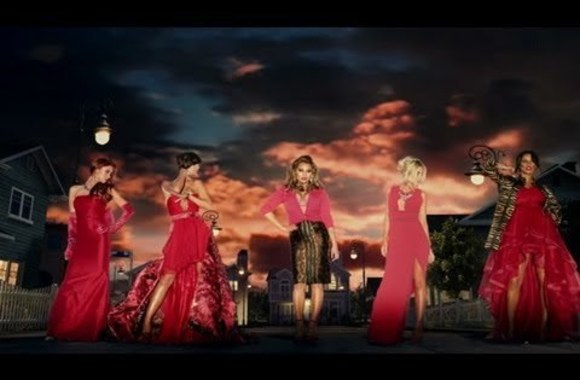 VIDEO kadras: „The Saturdays“ – „Gentleman“