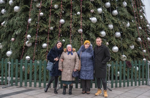 Pavėžėjimo paslaugų platforma „Taxify“ kartu su žinomais žmonėmis pasirūpino senais ir vienišais