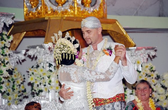 Winarni Puspayanti ir Martinas Ericas Stephensas