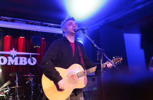 Išgirsti Andriaus Mamontovo dainų susirinko minia žmonių.